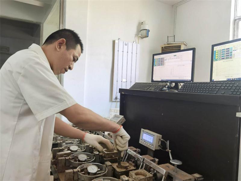 公司同002A：土工試驗(yàn)甲級，可以承擔(dān)甲級及以下工程勘察資格所能承擔(dān)工程勘察項(xiàng)目的土工試驗(yàn)任務(wù)； 聯(lián)系人：任玲，電話：18653883892(圖2)