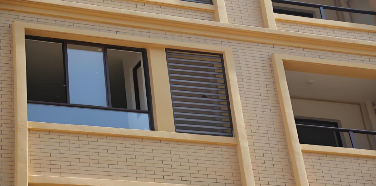 房屋外墻門窗滲水、開裂修繕！(圖1)